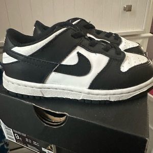 NIKE DUNK LOW PANDA 10c used